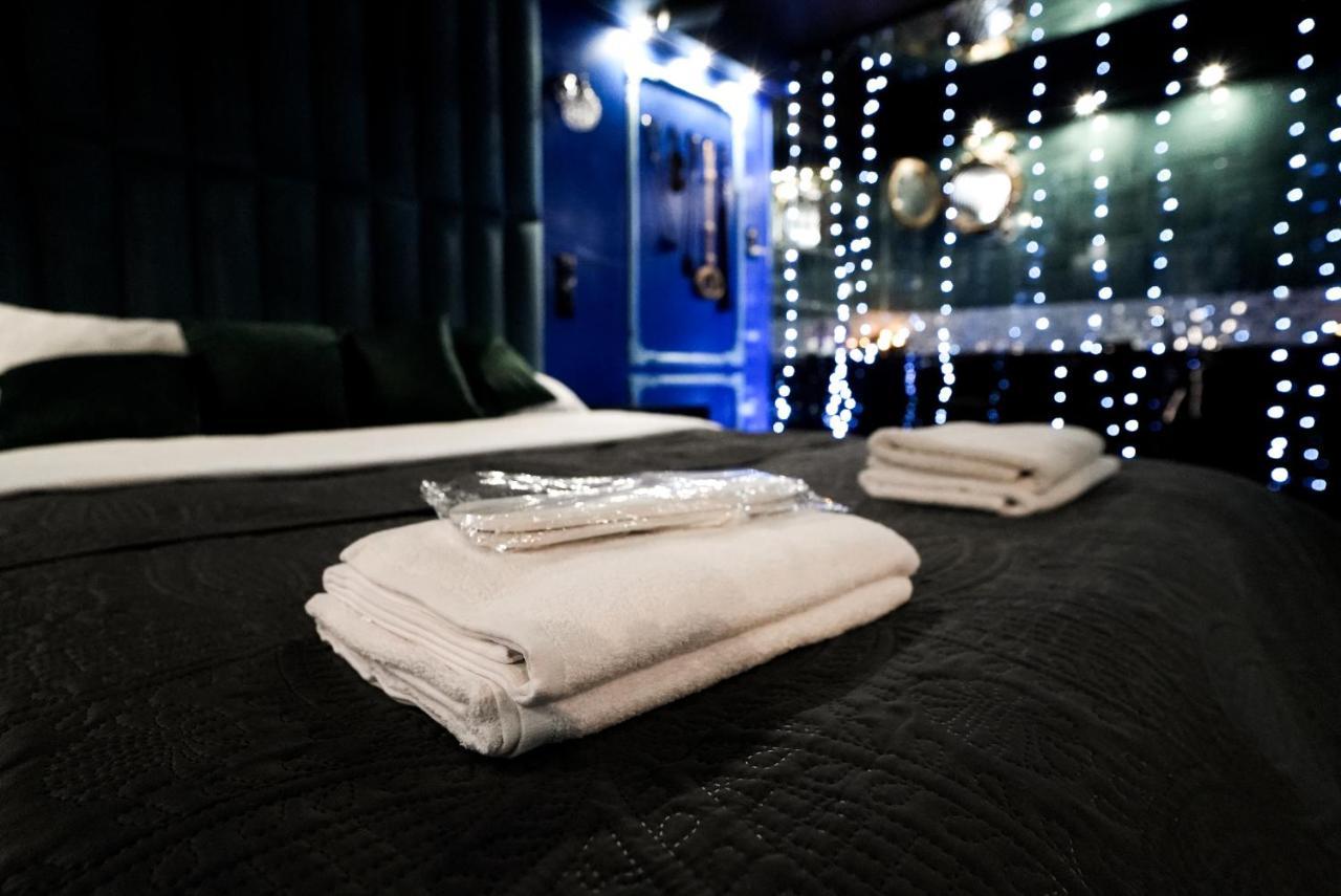 Grey Aqua Secret Apartament 格但斯克 外观 照片