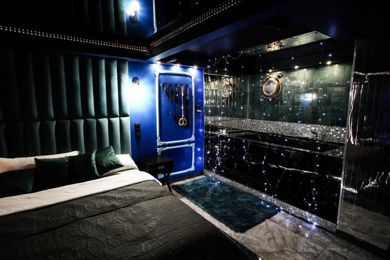 Grey Aqua Secret Apartament 格但斯克 外观 照片