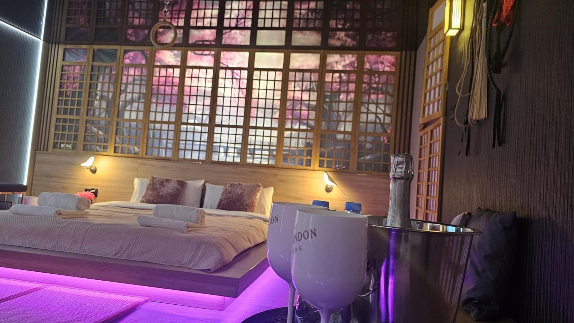 Grey Aqua Secret Apartament 格但斯克 外观 照片